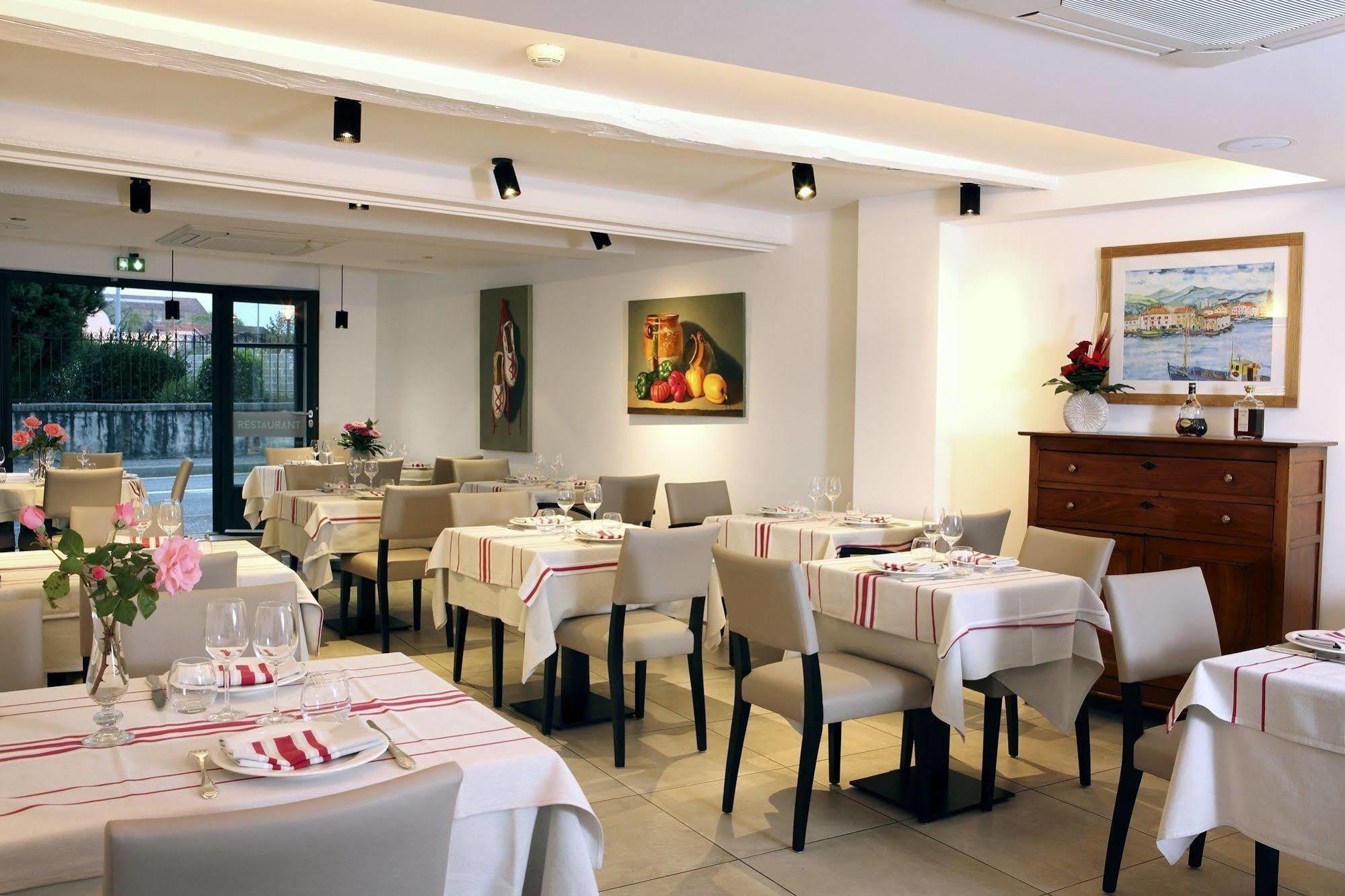 De La Nivelle Hotel แซ็ง-เป-ซูร์-นีแวล ภายนอก รูปภาพ