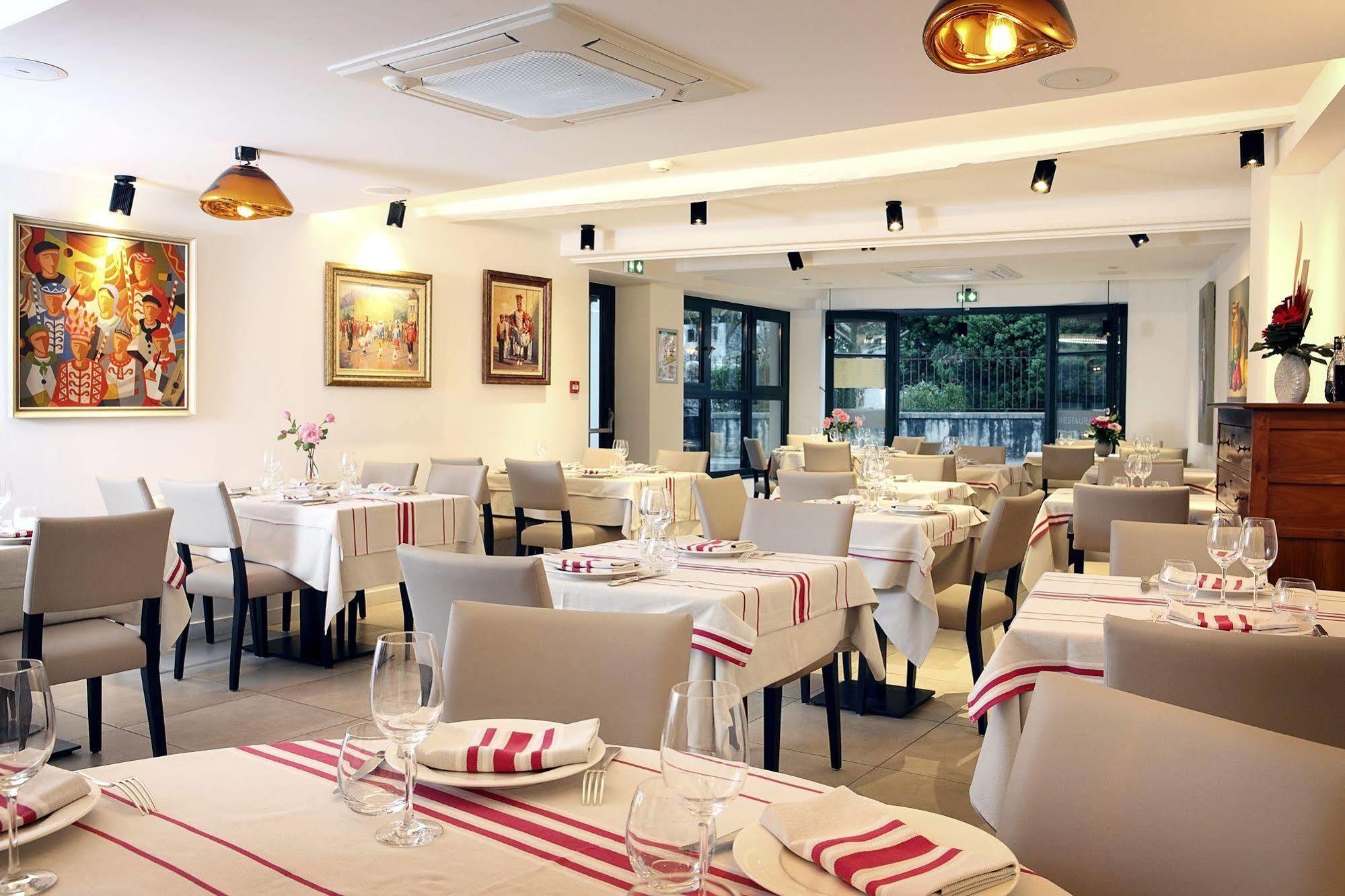 De La Nivelle Hotel แซ็ง-เป-ซูร์-นีแวล ภายนอก รูปภาพ