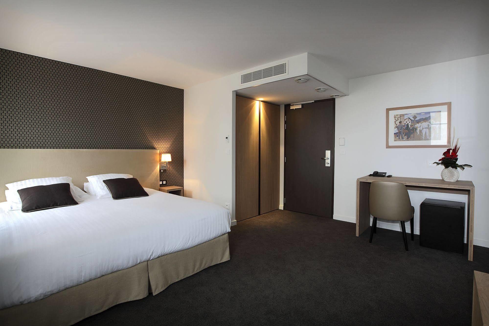 De La Nivelle Hotel แซ็ง-เป-ซูร์-นีแวล ภายนอก รูปภาพ